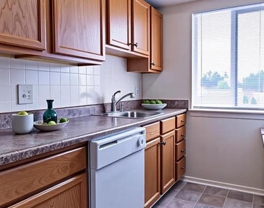 7407 Alvah Avenue - Photo Thumbnail 4
