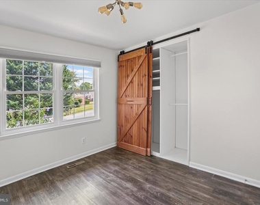 10202 Daventry Drive - Photo Thumbnail 18