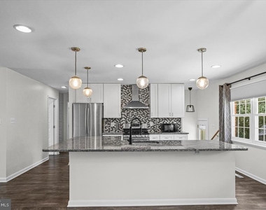 10202 Daventry Drive - Photo Thumbnail 4