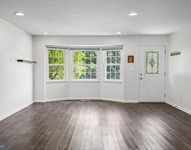 10202 Daventry Drive - Photo Thumbnail 7