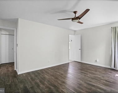 10202 Daventry Drive - Photo Thumbnail 11
