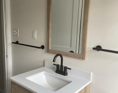 922 Dartmouth Road - Photo Thumbnail 11