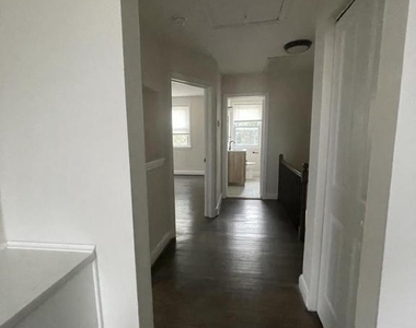 922 Dartmouth Road - Photo Thumbnail 5