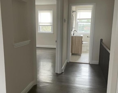 922 Dartmouth Road - Photo Thumbnail 4
