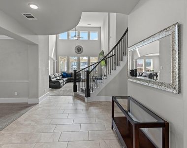 508 Hidden Creek Way - Photo Thumbnail 5