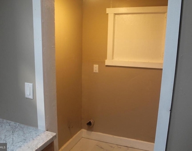 446 Goethe Street - Photo Thumbnail 11