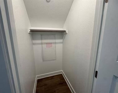 3000 Chisholm Trail Rd - Photo Thumbnail 8