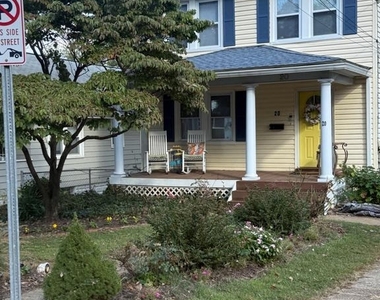 20 Locust Avenue - Photo Thumbnail 10