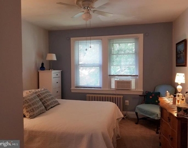 20 Locust Avenue - Photo Thumbnail 5