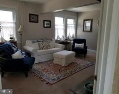 20 Locust Avenue - Photo Thumbnail 1