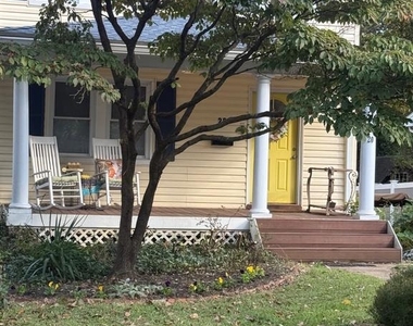 20 Locust Avenue - Photo Thumbnail 8