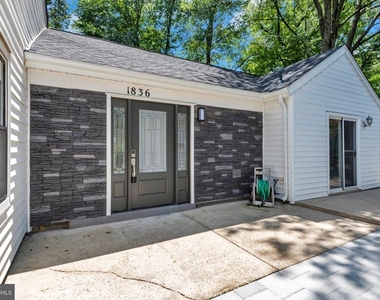 1836 Ralston Place - Photo Thumbnail 7