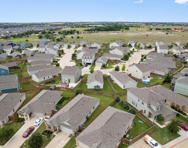 791 Circle Way - Photo Thumbnail 37