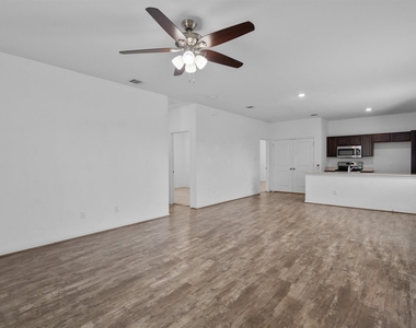 791 Circle Way - Photo Thumbnail 7