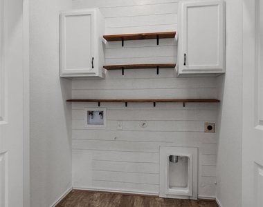 791 Circle Way - Photo Thumbnail 31