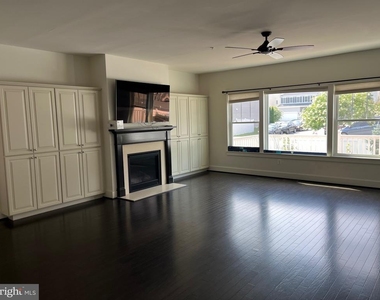1705 Willard Way - Photo Thumbnail 5
