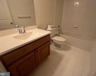 1705 Willard Way - Photo Thumbnail 12