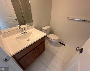 1705 Willard Way - Photo Thumbnail 16