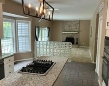 912 Harmony Avenue - Photo Thumbnail 6