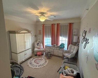 12001 Old Vine Boulevard - Photo Thumbnail 4
