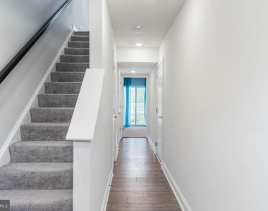 35303 Wright Way - Photo Thumbnail 2