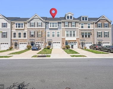 35303 Wright Way - Photo Thumbnail 1
