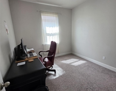 2637 Enza Dr - Photo Thumbnail 23
