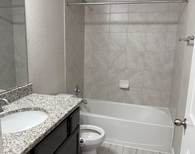 2637 Enza Dr - Photo Thumbnail 17