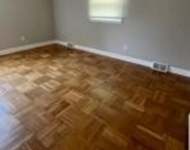 2410 Shellpot Drive - Photo Thumbnail 11