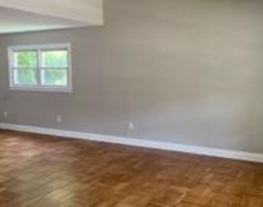 2410 Shellpot Drive - Photo Thumbnail 4