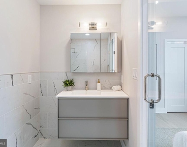 1516 East Capitol Street Ne - Photo Thumbnail 21