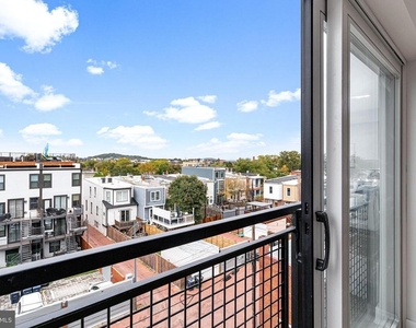 1516 East Capitol Street Ne - Photo Thumbnail 22