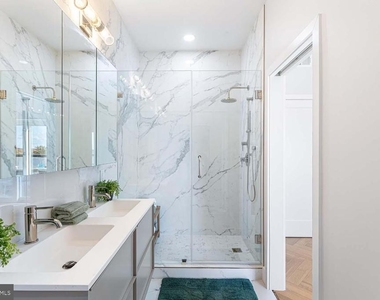 1516 East Capitol Street Ne - Photo Thumbnail 2