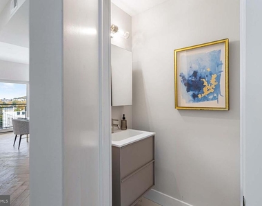1516 East Capitol Street Ne - Photo Thumbnail 16
