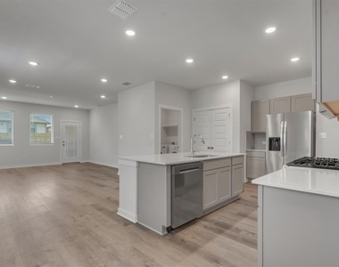 130 Hornet St - Photo Thumbnail 14