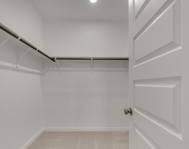 130 Hornet St - Photo Thumbnail 12