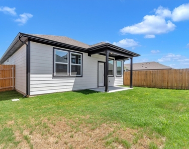 130 Hornet St - Photo Thumbnail 1