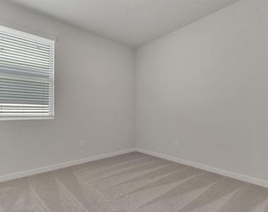 130 Hornet St - Photo Thumbnail 11