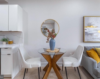 1516 East Capitol Street Ne - Photo Thumbnail 6