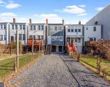 756 19th Street Ne - Photo Thumbnail 7