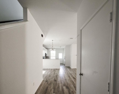 448 English Oak St - Photo Thumbnail 2