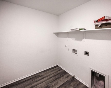 448 English Oak St - Photo Thumbnail 22