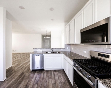 448 English Oak St - Photo Thumbnail 7