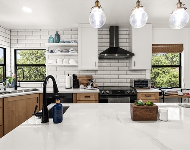 925 Windy Shores Loop - Photo Thumbnail 9