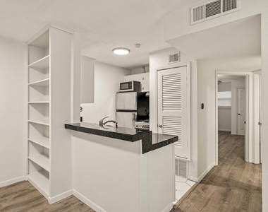 4306 Avenue A - Photo Thumbnail 7