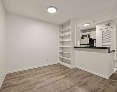 4306 Avenue A - Photo Thumbnail 2