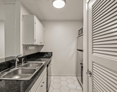 4306 Avenue A - Photo Thumbnail 3