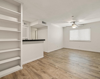 4306 Avenue A - Photo Thumbnail 4