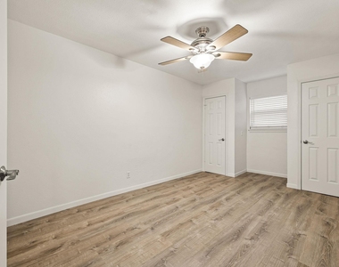 4306 Avenue A - Photo Thumbnail 14