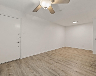 4306 Avenue A - Photo Thumbnail 5